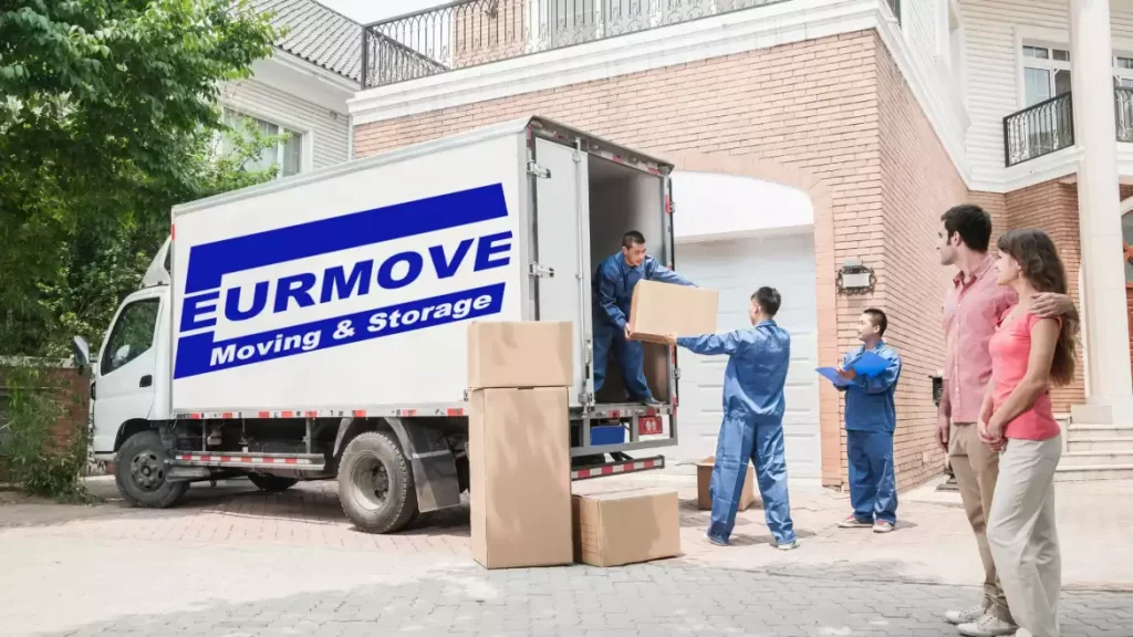 The Top Benefits of Hiring Professional Movers